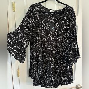 Black and white vneck dress